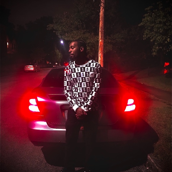 Profile Picture of Raynard Barbee (@darkdata) on Poshmark