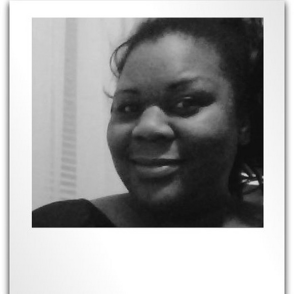 Profile Picture of Tamela Walker (@glamlitter) on Poshmark