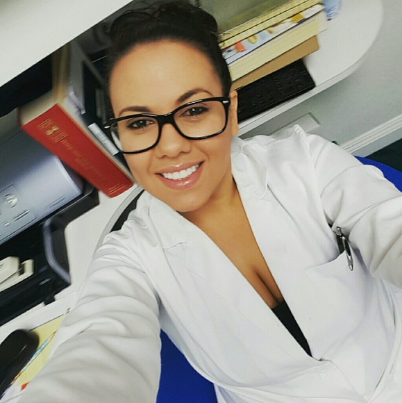 Profile Picture of Holly Priskorn (@addicted2cute) on Poshmark