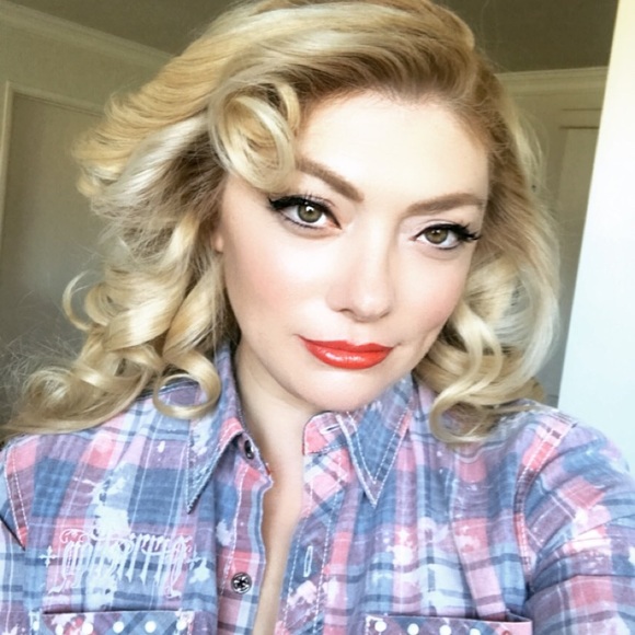 Profile Picture of Diane Foster (@dianefosterinc) on Poshmark