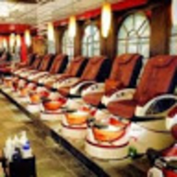 Profile Picture of Nicholas Ngo (@nicholasvngo) on Poshmark