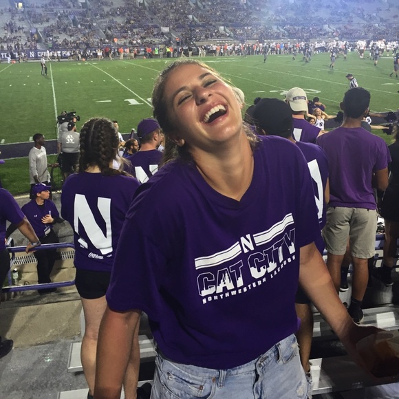 Tara Chelios - Poshmark Profile Picture of Tara Chelios (@tarachelios) on Poshmark