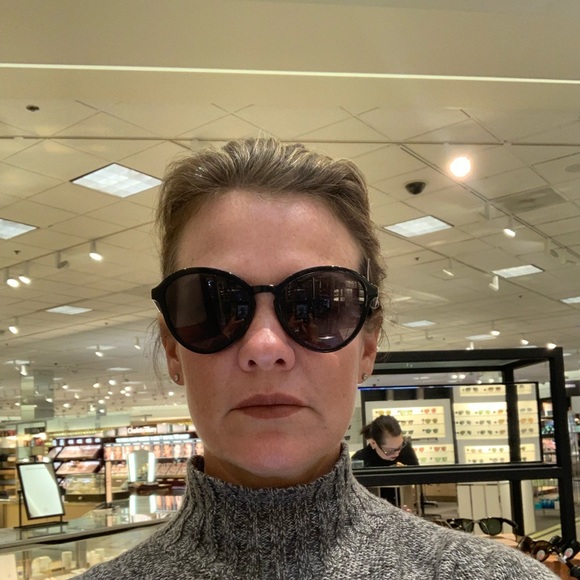 Profile Picture of Katie Oehrlein (@koehrlein) on Poshmark