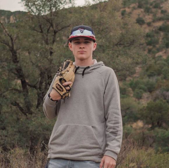 Profile Picture of Zachary Shastay (@shastay) on Poshmark