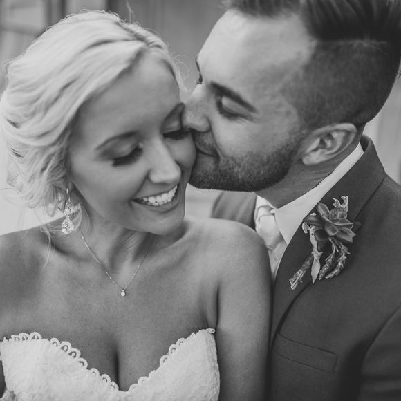 Profile Picture of Kristin Eschenfelder (@kristin_esch) on Poshmark