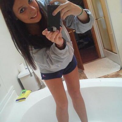 Profile Picture of Dani Hanson (@DaaniHanson) on Twitter