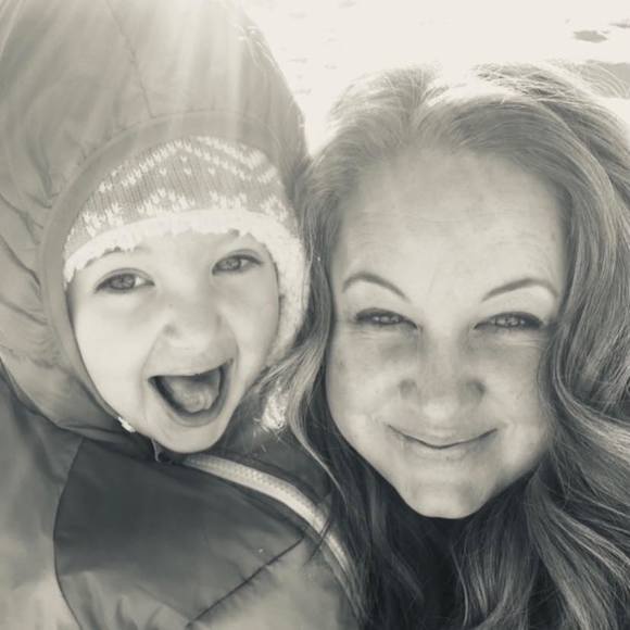 Profile Picture of Krisand Waite (@kristele) on Poshmark