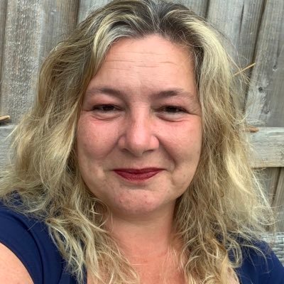 Profile Picture of Angela Pearce (@AngiePearce1) on Twitter