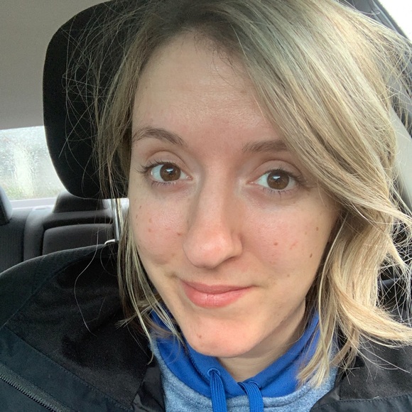 Profile Picture of Tori Foss (@torifoss) on Poshmark