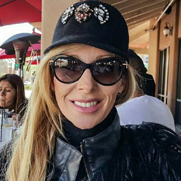 Profile Picture of Shawnie Chalmers (@shawnie1234) on Poshmark