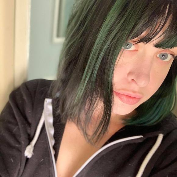 Profile Picture of Keli Moore (@kelitubi) on Poshmark