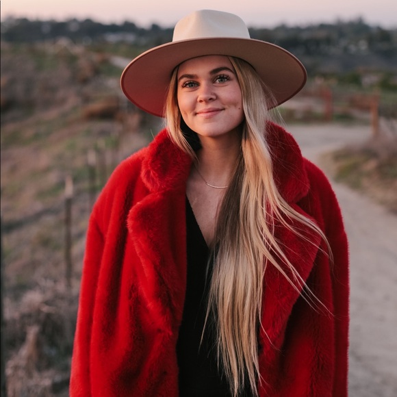 Profile Picture of Shea Mcfatridge (@sheamcfatridge) on Poshmark