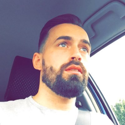 Profile Picture of Ian Sharples (@BtotheEZZO) on Twitter