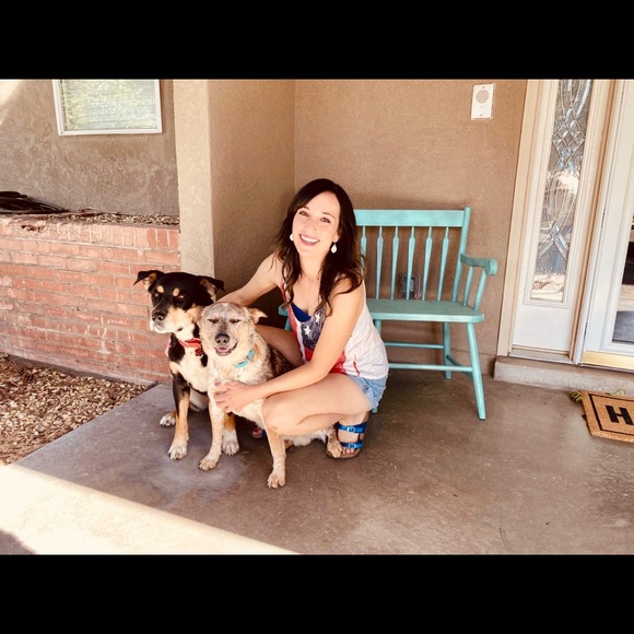 Profile Picture of Michaela Gabaldon (@michaela1g) on Poshmark