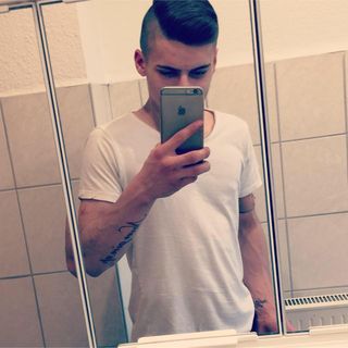 Profile Picture of Jonas Gräf (Jonny) (@jonas.graef.9) on Facebook