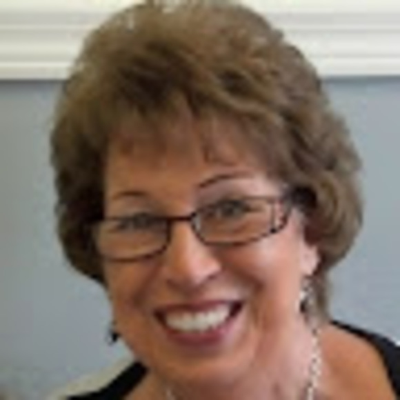 Profile Picture of Cindy Schroer (@caschroer67) on Poshmark