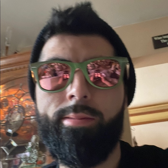 Profile Picture of Nicholas Munoz (@nicholasmuno326) on Poshmark