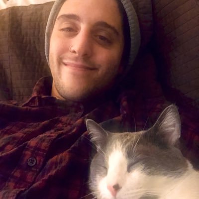 Profile Picture of Steve Perrino (@steviegayvaughn) on Twitter