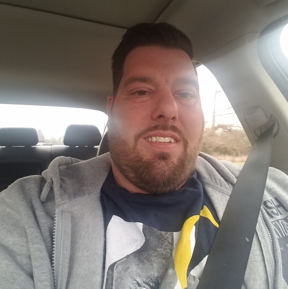 Profile Picture of Jeff Rice (@jeffrice121) on Poshmark