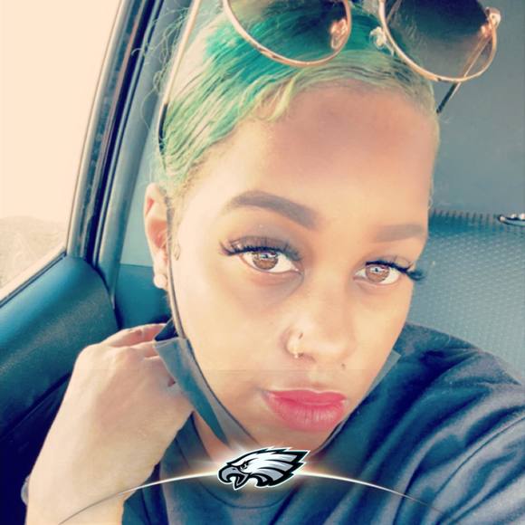 Profile Picture of Eboni Campbell (@ecampbell1023) on Poshmark
