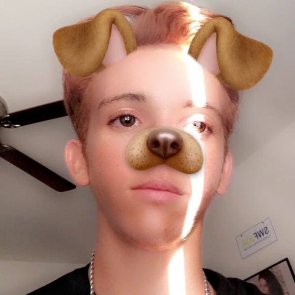 Profile Picture of Zachary Dence (@ztdence) on Poshmark