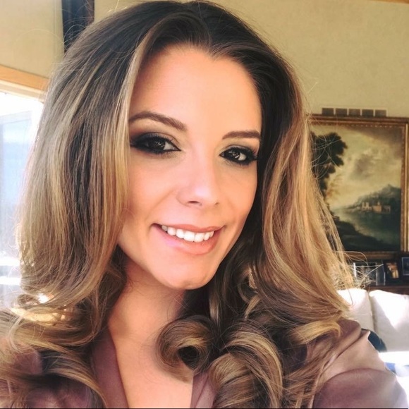 Profile Picture of Danielle Tanski (@dtanski57) on Poshmark