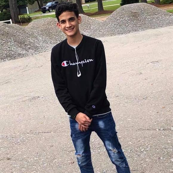 Profile Picture of Samuel Samuel david mena martin (@samuelsamuel733) on Poshmark