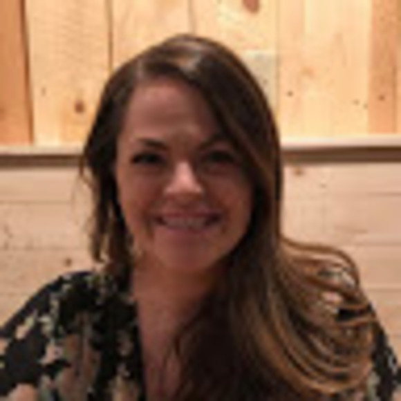 Profile Picture of Megan Heidinger (@meganmheidinger) on Poshmark
