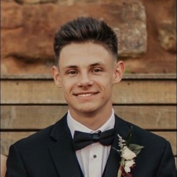 Profile Picture of Andrew Lipscomb (@alipscomb76) on Poshmark
