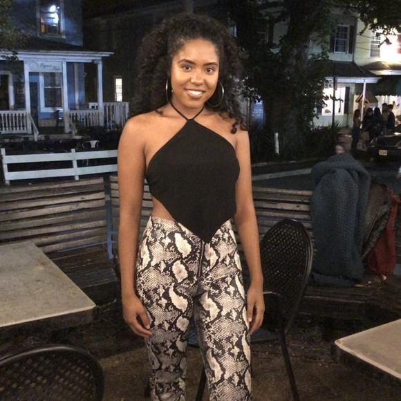 Profile Picture of Tyra Symathong (@tyrasymathong) on Poshmark