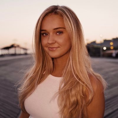 Profile Picture of Julia Huff (@jkhuff115) on Twitter