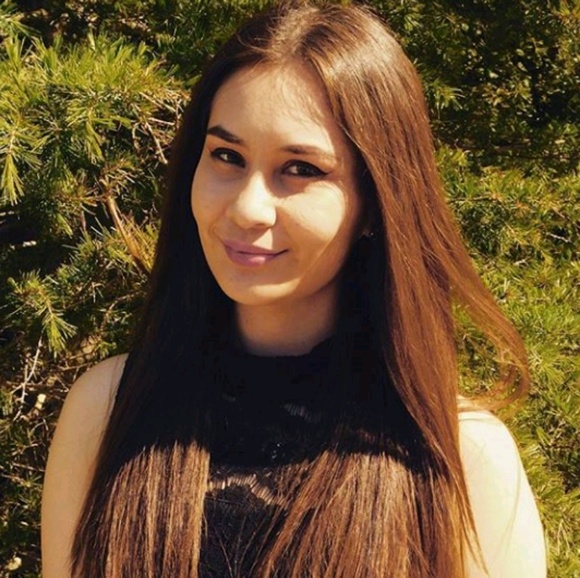 Profile Picture of Claudia Cortez (@ccortezr) on Poshmark