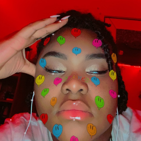 Profile Picture of Ladaysha Davis (@ladayshadavis) on Poshmark