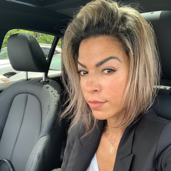 Profile Picture of Sara Jung (@sara051jung684) on Poshmark