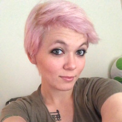 Profile Picture of Brooke Warner (@Farolessa) on Twitter