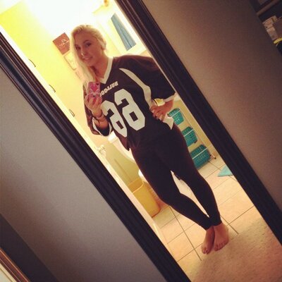 Profile Picture of A. Ashley Anna K. (@@a_kropf) on Twitter