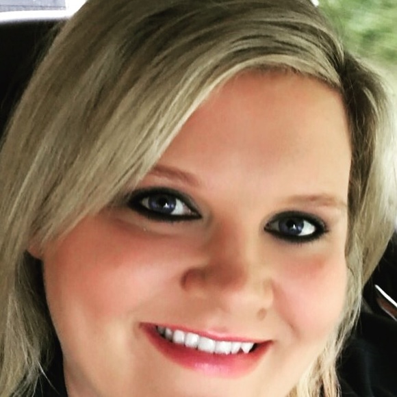 Profile Picture of Paula Painter (@paulakay05) on Poshmark