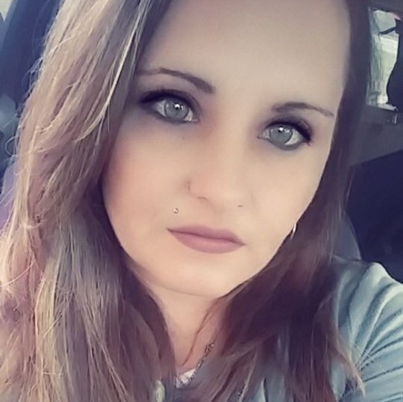Profile Picture of Stacey Oates (@patestacey49) on Poshmark