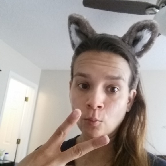 Profile Picture of Jess Walsh (@bluearcadia) on Poshmark