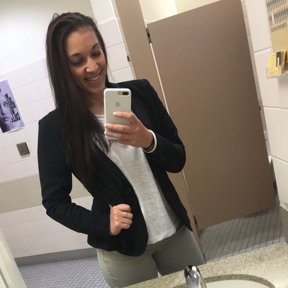 Profile Picture of Sydney Failing (@sfailing) on Poshmark