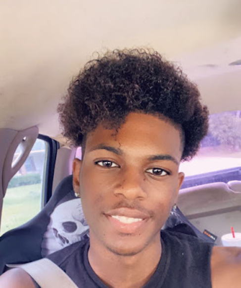 Profile Picture of Randle Dorsey (@randled1998) on Poshmark