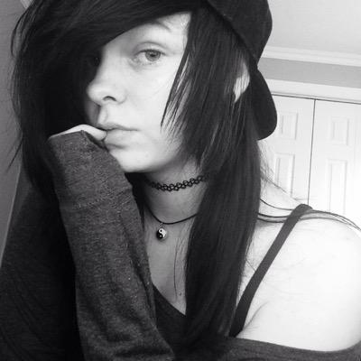 Profile Picture of Cassidy Kennedy (@CassBroken) on Twitter