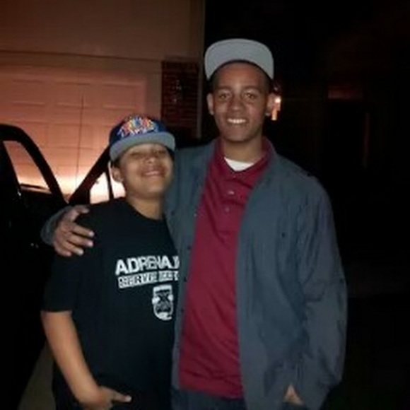 Profile Picture of Ronald Mitchell (@ronmitchh44) on Poshmark