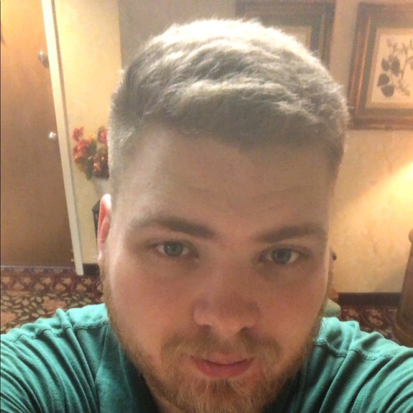 Profile Picture of Ben Melching (@benmelching00) on Poshmark