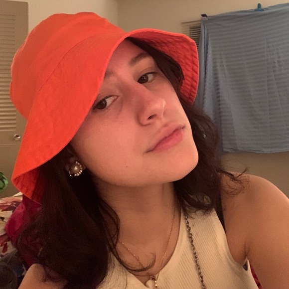 Profile Picture of Hannah Robinson (@hannahstyles941) on Poshmark