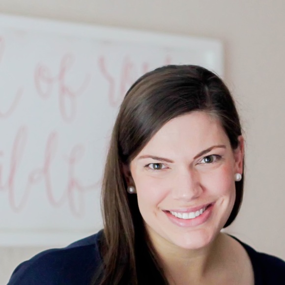 Profile Picture of Kara Becker (@keb1740203) on Poshmark