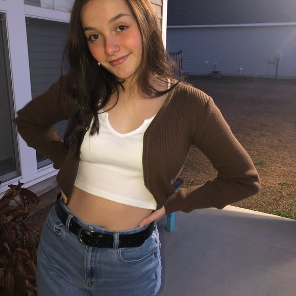 Profile Picture of Gwenyth Hoebing (@gwevn) on Poshmark