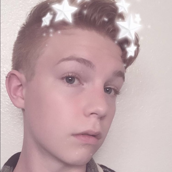 Profile Picture of Drexton Trantina (@drexton) on Poshmark