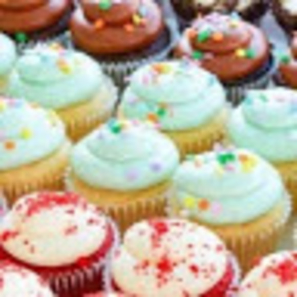 Profile Picture of Eman Abdalla (@emanthegirl55) on Poshmark