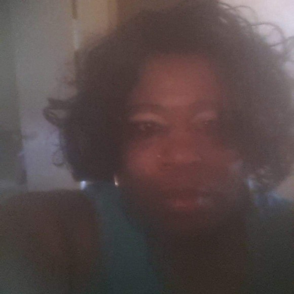 Profile Picture of Starrlet Carreathers (@starrletc) on Poshmark